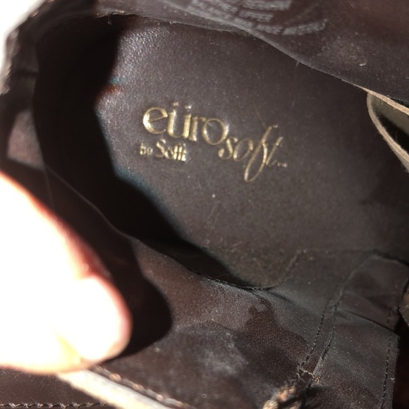 Sofft size 11 brown & tan suede bootie w/ stacked heel rubber grip sole - Picture 11 of 15